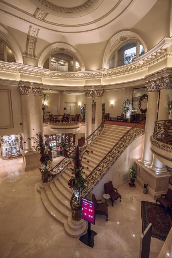 فندق آسفي رويال لاكشري فالي San Pedro Garza Garcia المظهر الخارجي الصورة The lobby of the Four Seasons Hotel