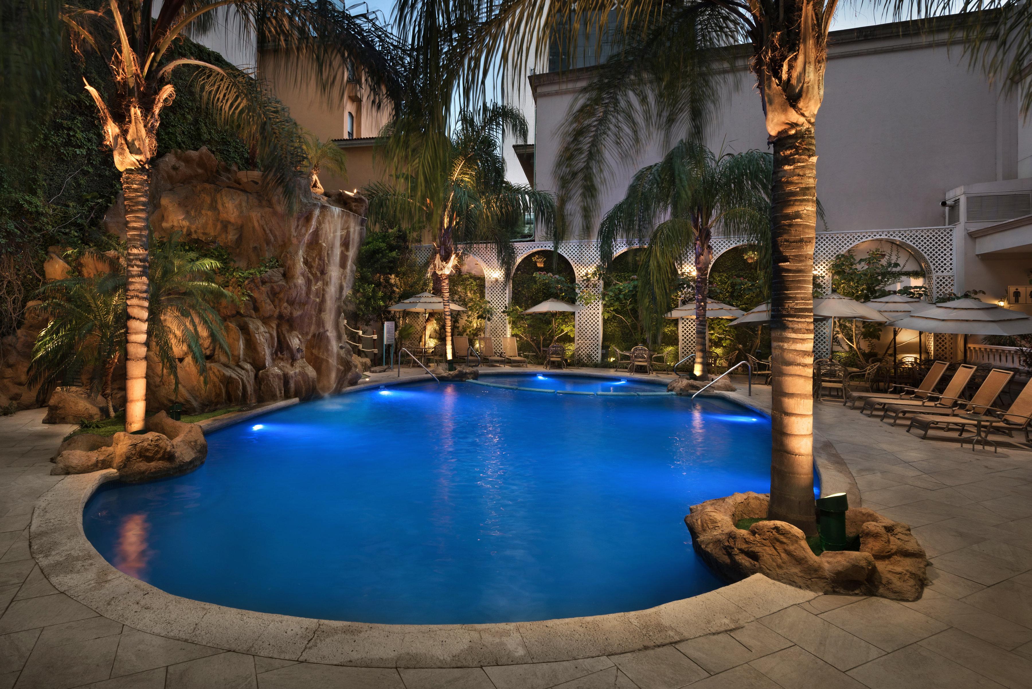 فندق آسفي رويال لاكشري فالي San Pedro Garza Garcia المظهر الخارجي الصورة The pool at the hotel