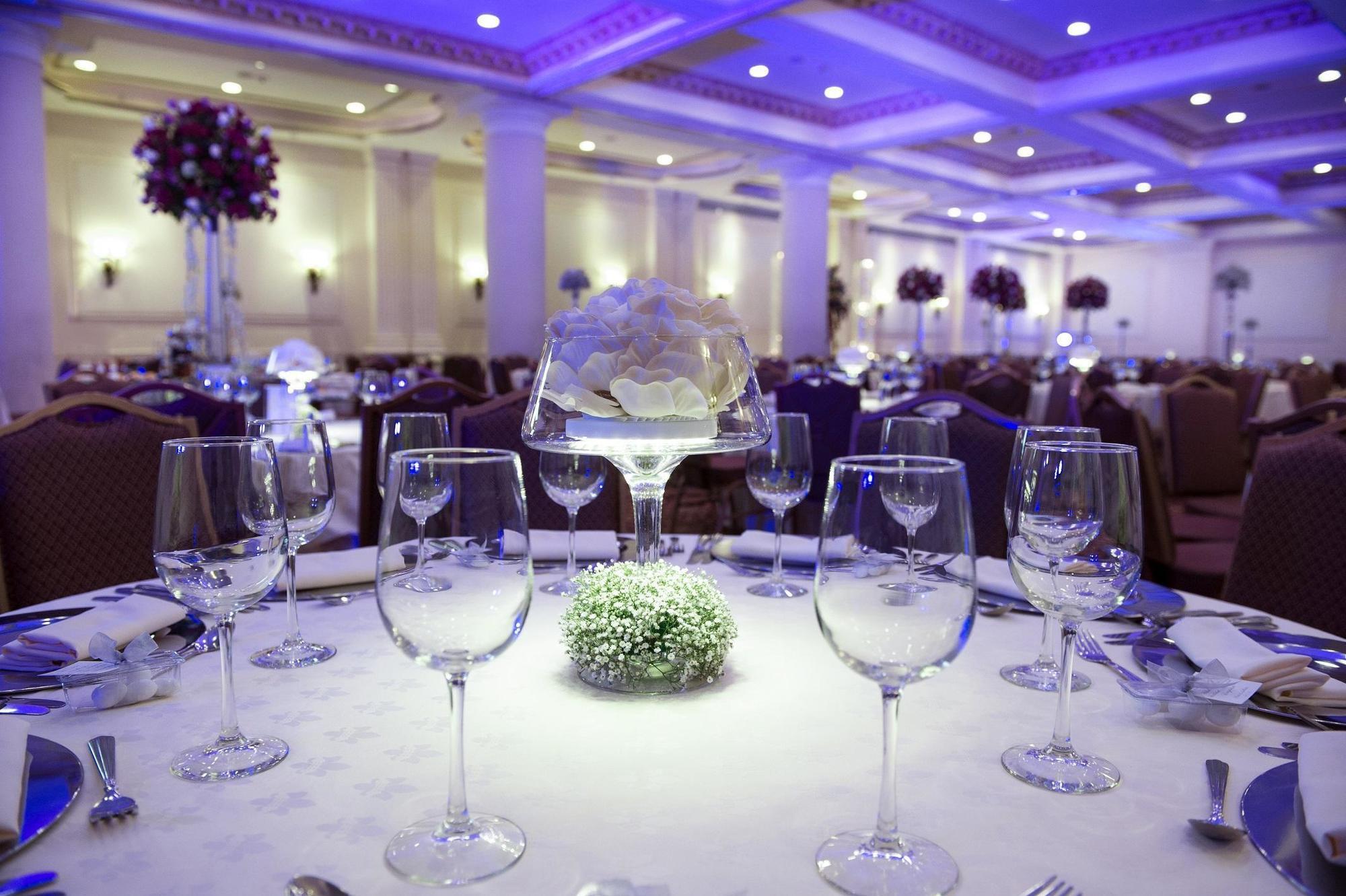 فندق آسفي رويال لاكشري فالي San Pedro Garza Garcia المظهر الخارجي الصورة A table set for a formal dinner